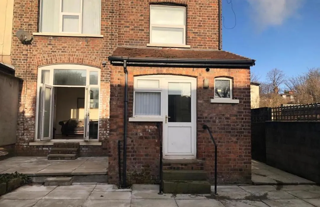 Large Eight Bedroom House