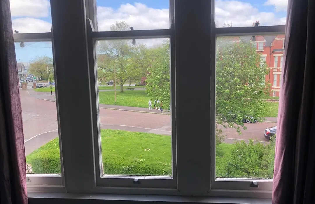 Double-rooms Free Street Parking Near Lfc * Liverpool