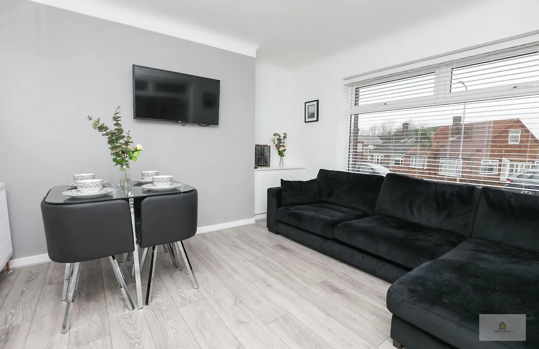 Apartment Halsnead Whiston *