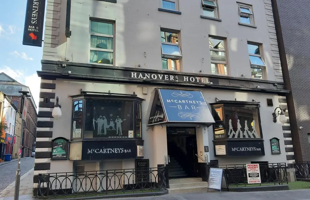 Hanover & Mccartney's Bar 2*