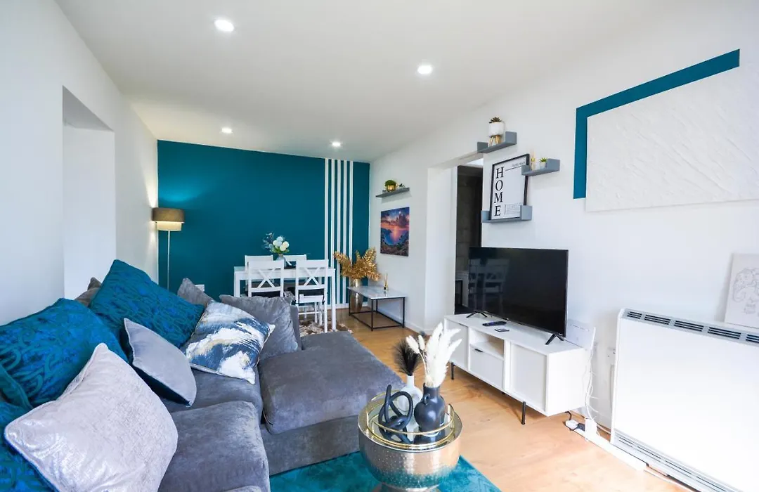 2-bedroom Close To Center With Free Parking By Neofinixdotcom