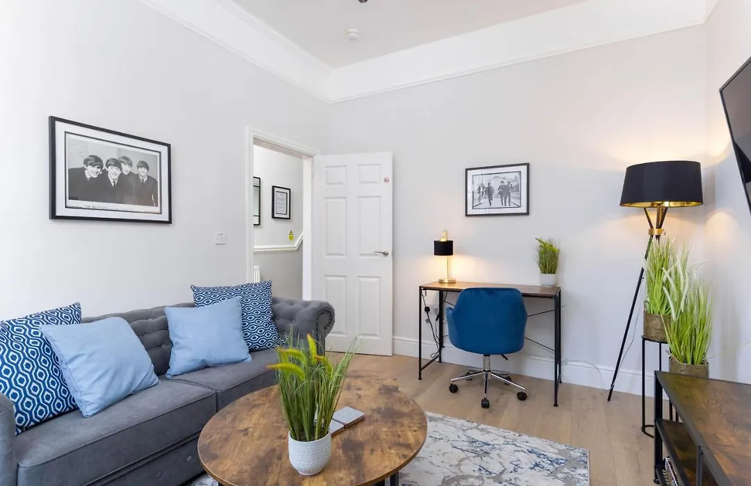 Holiday home Penny Lane Modern Retreat *
