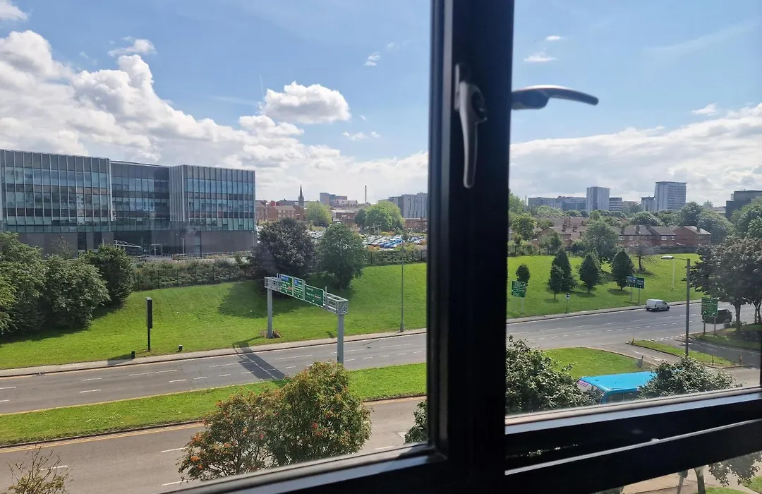 Апартаменты Westminster Park Luxury One Bed With Free Parking *