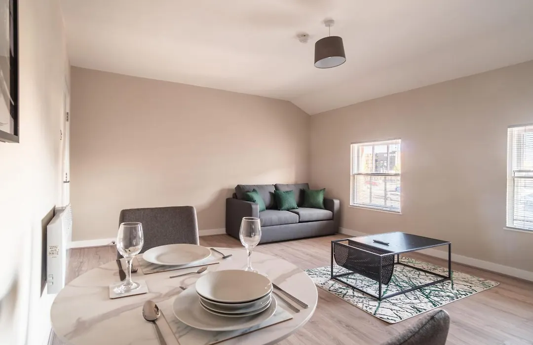 Charming 1 Bedroom In Apartment