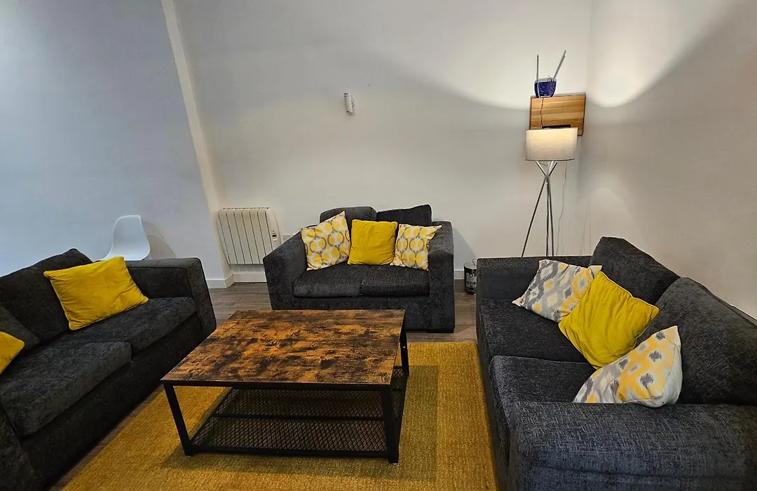 Apartment 2bed-ground Floor-free Parking