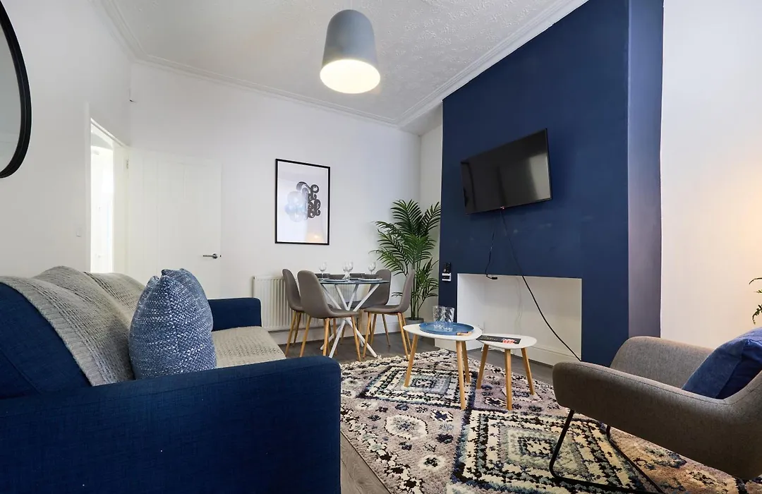 Woodcroft House - Air Host & - 4 Bedrooms Liverpool