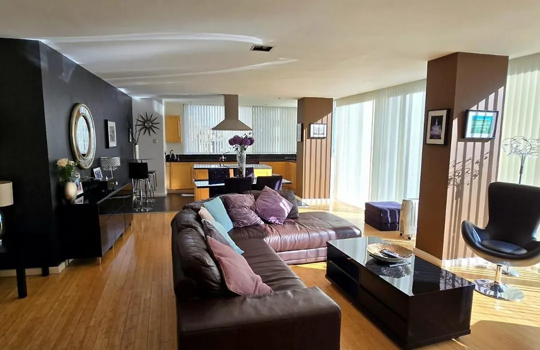 Luxury Location In Center Liverpool