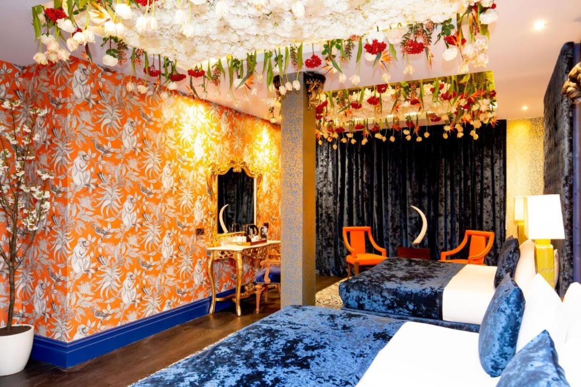 Shankly hotel store